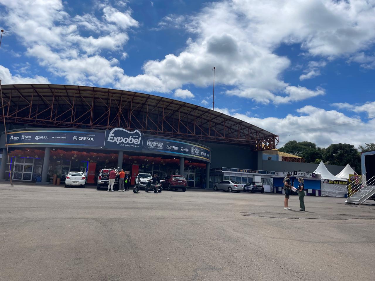 Expobel 2026 reúne criadores e destaca qualidade da raça Holandesa em pista